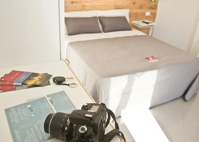 Glamroom Luxury Terrace בית הארחה 4*