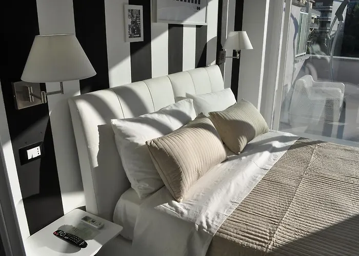 Glamroom Luxury Terrace בית הארחה 4*
