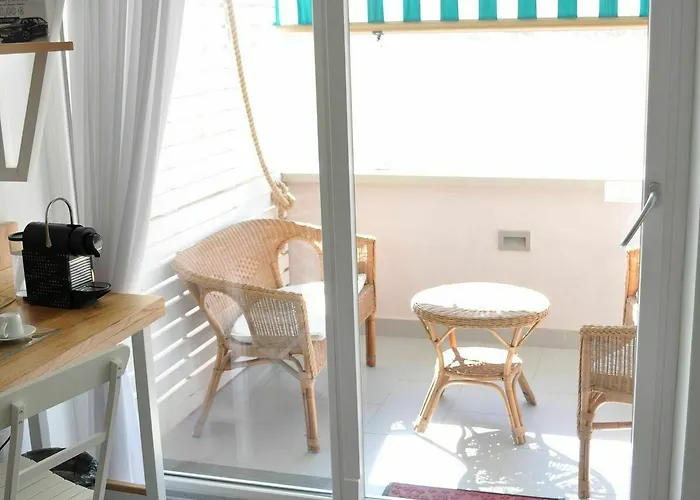 Glamroom Luxury Terrace בית הארחה 4*