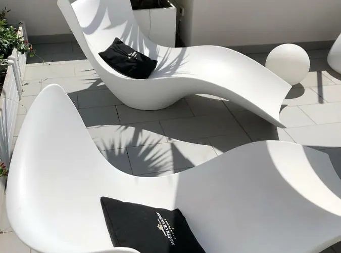 Glamroom Luxury Terrace בית הארחה